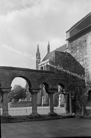 CATHEDRAL CHAPTER HOUSE ARCADE FROM E.